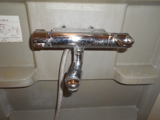 LIXIL　浴室水栓　BF-WM147TSG-KJ 施工前