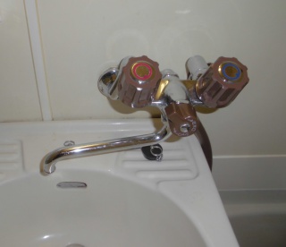 LIXIL　浴室水栓　BF-WM145TSG-KJ 施工前