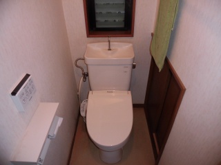 TOTO　トイレ　TSET-QR8-WHI-1-R 施工前