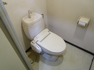 LIXIL　トイレ　TSET-AZ12-IVO-0-YR 施工前