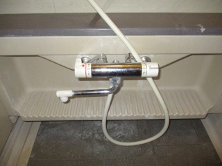 TOTO　浴室水栓　TBV03402J-KJ 施工前