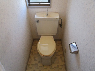 TOTO　トイレ　TSET-QR3-WHI-1-R 施工前