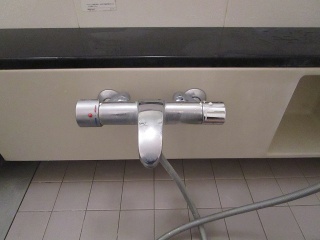 LIXIL　浴室水栓　BF-HW156TSB-KJ 施工前