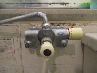 TOTO　浴室水栓　TBV03412J-KJ 施工前