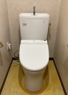 TOTO　トイレ　TSET-QR3-IVO-0-120 施工前