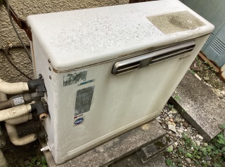リンナイ　ガス給湯器　BSET-R0-002R-13A 施工前