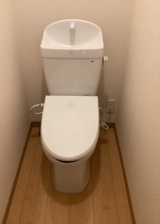 LIXIL　トイレ　TSET-AZ0-WHI-0-R 施工前