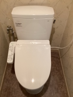 TOTO　トイレ　TSET-QR3-WHI-0-R 施工後