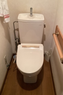 TOTO　トイレ　TSET-A1-IVO-1 施工前