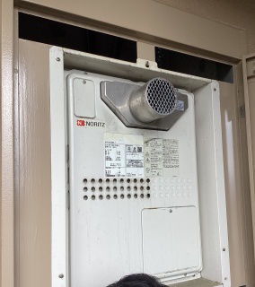 ノーリツ　ガス給湯器　GTH-2445SAWX-T-1-BL-LPG-20A 施工前