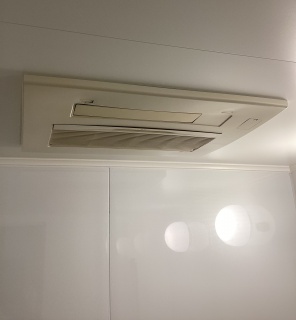 リンナイ　ガス温水式浴室乾燥機　RBH-C4102K3P-KJ 施工前