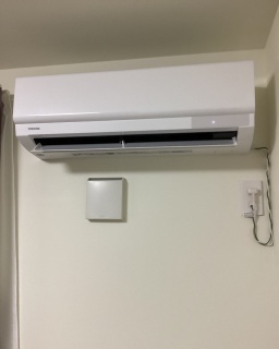 東芝　ルームエアコン　RAS-2214TM 施工後