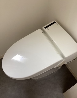 LIXIL　トイレ　TSET-STS5-WHI 施工前