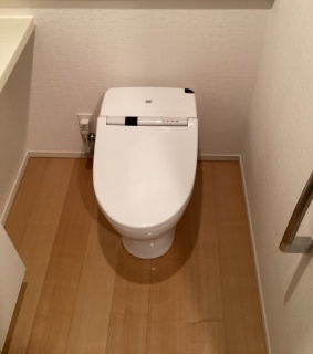 ＬＩＸＩＬ　トイレ　TSET-STS5-WHI 施工前