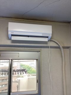 東芝　ルームエアコンRAS-2214TM-W 施工後
