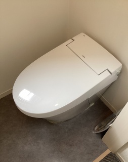 LIXIL　トイレ　TSET-STS5-WHI 施工後