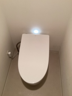 TOTO　トイレ　TSET-NEA1-WHI 施工後
