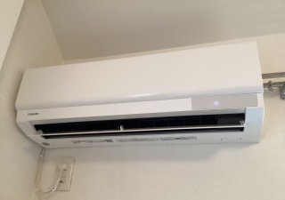 東芝　ルームエアコン　AIRCON-2016-08-KJ 施工後