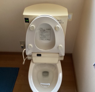 TOTO　トイレ　TSET-ZJR-WHI-0 施工前