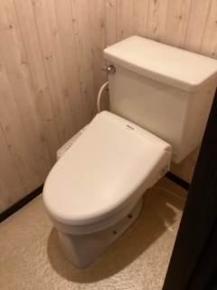 TOTO　トイレ　TSET-QR3-WHI-0-R 施工前