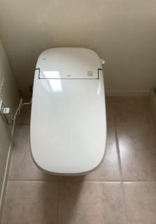 LIXIL　トイレ　TSET-STG8-WHI 施工後