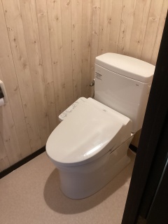TOTO　トイレ　TSET-QR3-WHI-0-R 施工後