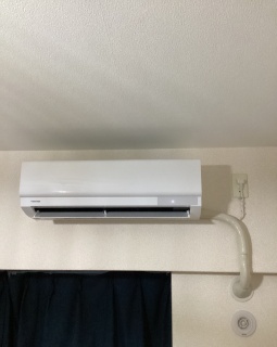 東芝　ルームエアコン　RAS-2214TM-W 施工後