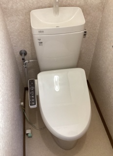 LIXIL　トイレ　TSET-AZ2-IVO-1-R 施工後