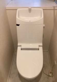 TOTO　トイレ　TSET-QR7-WHI-1 施工前