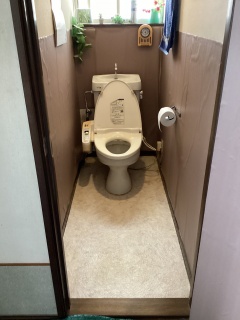 TOTO　トイレ　TSET-QR5-IVO-1-R 施工前