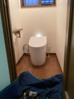 TOTO　トイレ　TSET-NEA2-WHI 施工後