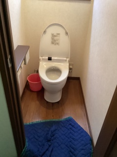 TOTO　トイレ　TSET-NEA2-WHI 施工前
