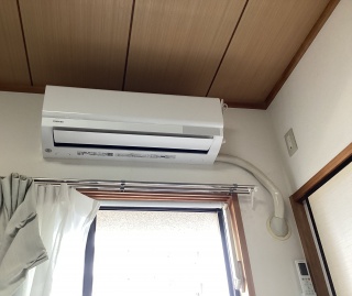 東芝　ルームエアコン　RAS-2214TM 施工後