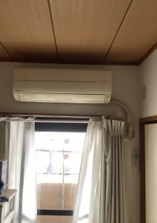東芝　ルームエアコン　RAS-2214TM 施工前