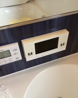 ツインバード 浴室テレビ VB-BB161W-KJ 施工前