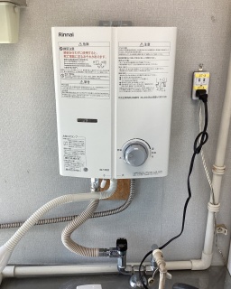 リンナイ　瞬間湯沸器　RUS-V51YTB-WH-13A 施工後