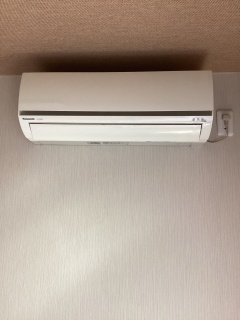 日立　ルームエアコン　RAS-AJ2225S-W 施工前
