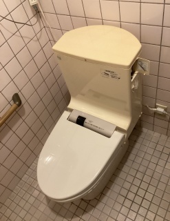 LIXIL トイレ TSET-AZ4-WHI-0 施工前