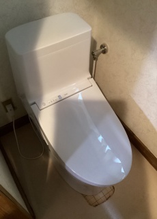TOTO　トイレ　TSET-ZJR-WHI-0-R 施工後
