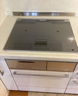 日立　IHクッキングヒーター　HT-N8STF-S-KJ 施工後