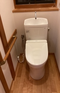 TOTO　トイレ　TSET-QR7-WHI-1 施工後