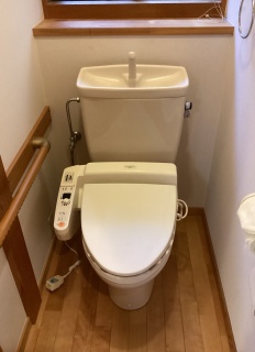 TOTO　トイレ　TSET-QR7-WHI-1 施工前