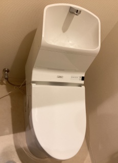 TOTO　トイレ　TSET-GG3-WHI-1-R 施工前