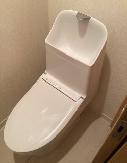 TOTO　トイレ　TSET-ZJR-WHI-1 施工後