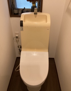 TOTO　トイレ　TSET-ZJR-WHI-1 施工前