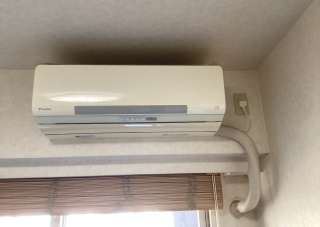 シャープ　ルームエアコン　AY-S22DH-W　　 施工前