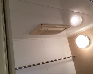 ノーリツ　ガス温水式浴室暖房乾燥機　BDV-3307AUKNSC-J3-BL-KJ 施工前