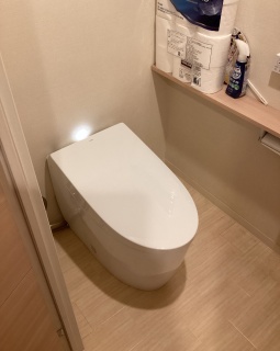 TOTO　トイレ　TSET-NEA2-WHI 施工後