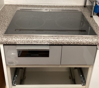 パナソニック　IHクッキングヒーター　KZ-A1V6S-KJ 施工後