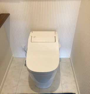 TOTO　トイレ　TSET-NEA2-WHI 施工前